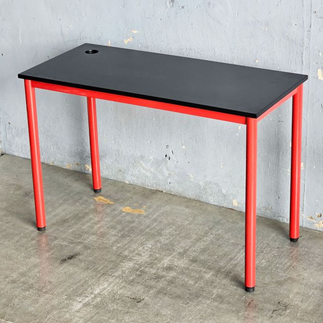 Bàn làm việc 110x50cm gỗ cao su hệ OMA HBOM017