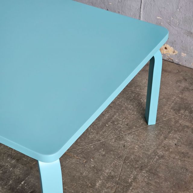 Bàn mầm non chữ nhật ngồi bệt 100x50x53cm gỗ cao su nhiều màu KGD017