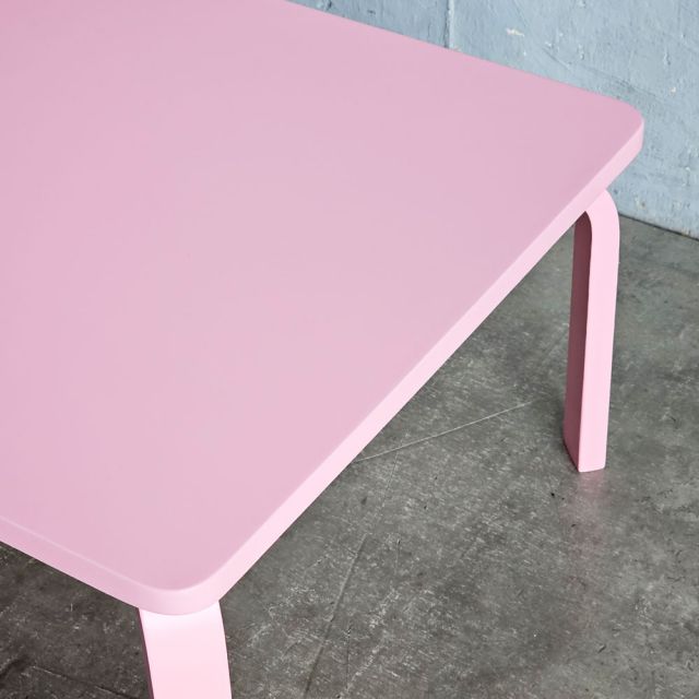 Bàn mầm non chữ nhật ngồi bệt 100x50x53cm gỗ cao su nhiều màu KGD017