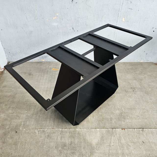 Chân bàn sắt 140x60cm sơn tĩnh điện CHB68109