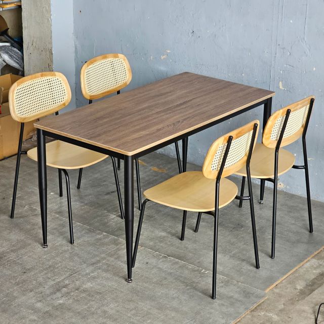 Combo bàn ăn chữ nhật và 4 ghế ăn BBA202