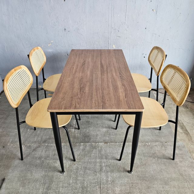 Combo bàn ăn chữ nhật và 4 ghế ăn BBA202