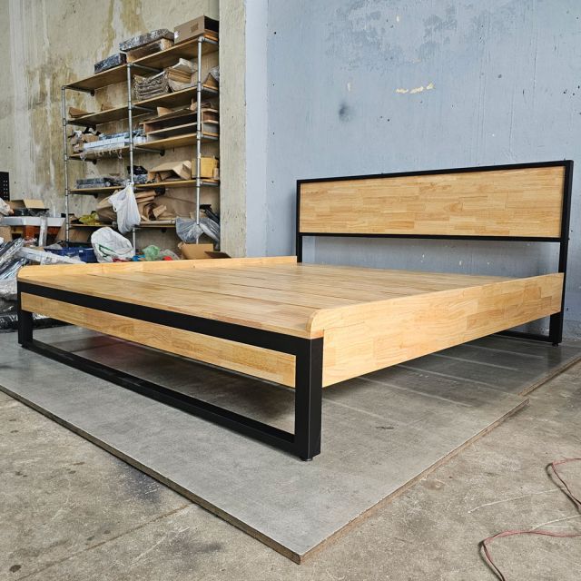 Giường ngủ Mony 180x200cm gỗ cao su GN68064