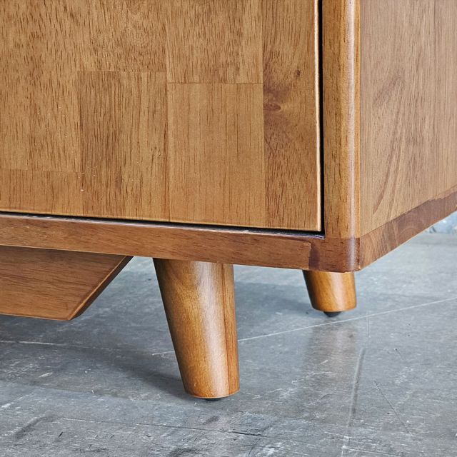 Tủ TV phòng khách 150x40x55cm gỗ cao su KTV68137