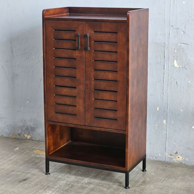 Tủ để giày 2 cánh 60x35x112cm gỗ cao su chân sắt KTB68141