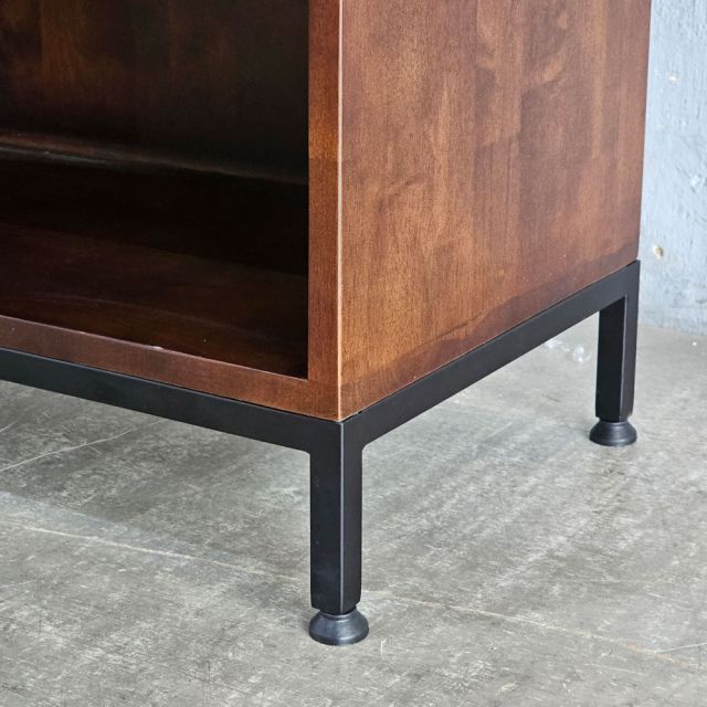 Tủ để giày 2 cánh 60x35x112cm gỗ cao su chân sắt KTB68141