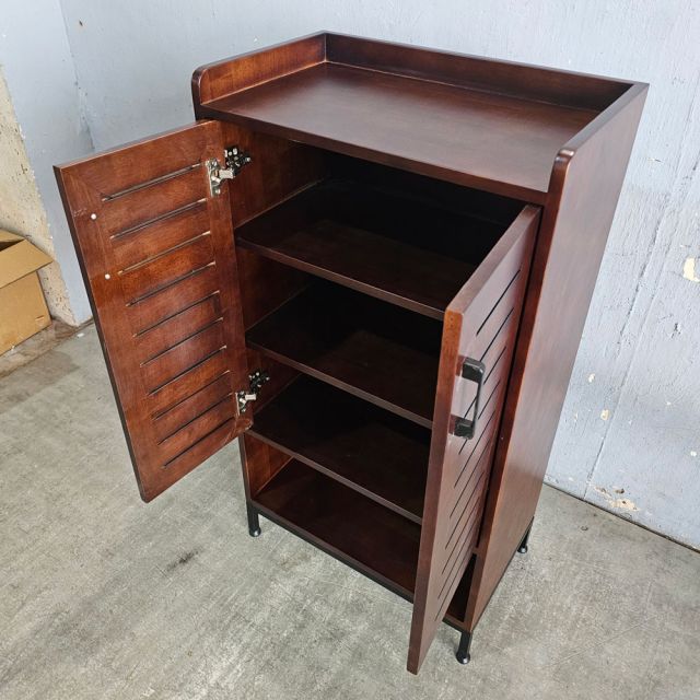 Tủ để giày 2 cánh 60x35x112cm gỗ cao su chân sắt KTB68141