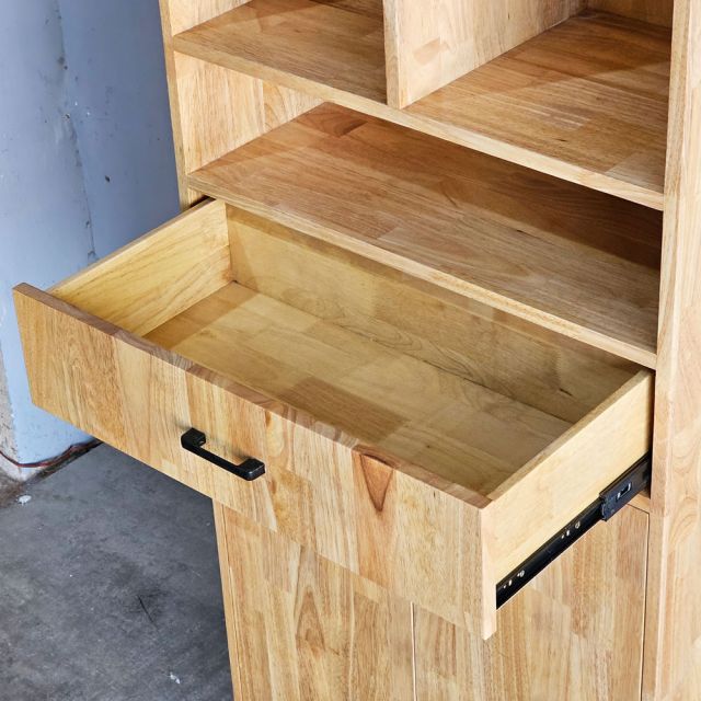 Tủ kệ trang trí 70x35x195cm gỗ cao su KTT68069