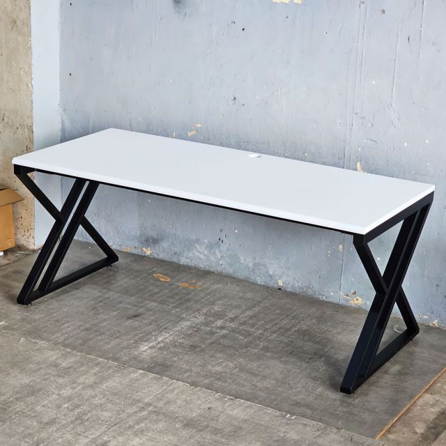 Bàn Gaming 180x80cm gỗ tràm chân chữ X GD68117