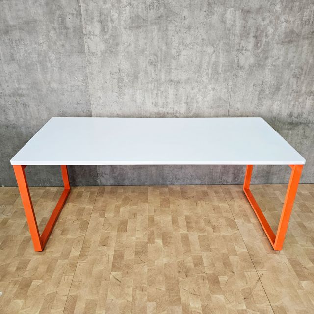 Bàn làm việc 180x80cm gỗ tràm chân sắt hệ Rectang HBRT136