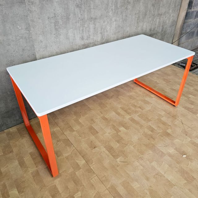 Bàn làm việc 180x80cm gỗ tràm chân sắt hệ Rectang HBRT136