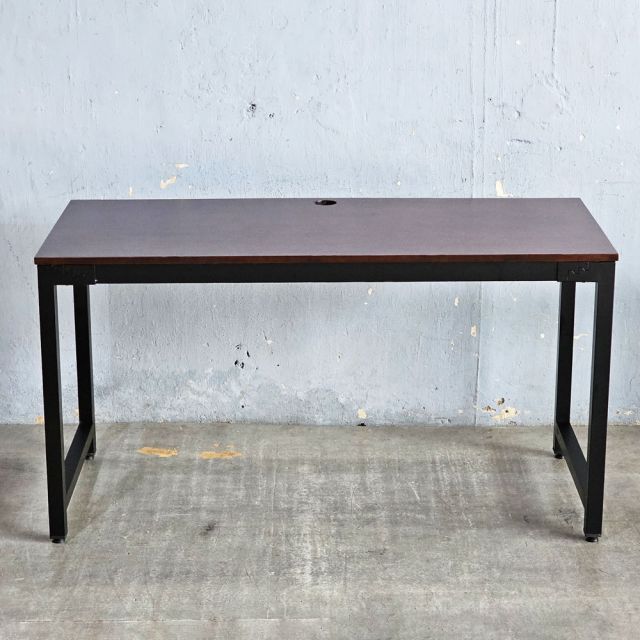 Bàn làm việc 140x60cm gỗ cao su hệ URA HBUR002