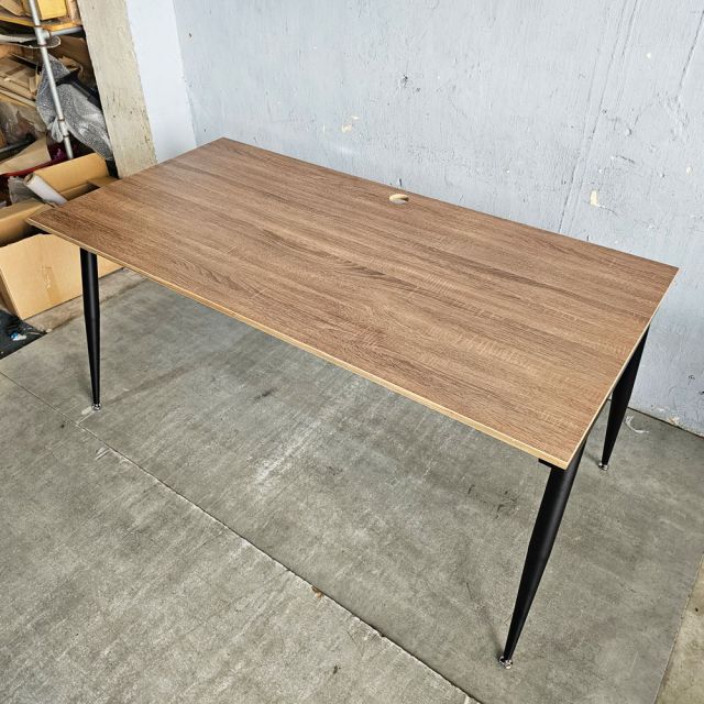 Bàn làm việc 160x80cm gỗ Plywood phủ melamin chân sắt Cone HBCO036