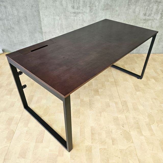 Bàn làm việc có hộp điện 160x80cm gỗ cao su HBRT132