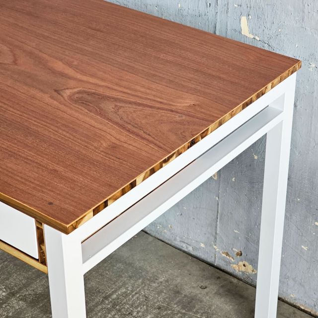 Bàn có ngăn kéo 140x70cm gỗ otim veener gỗ xoan đào BD68175