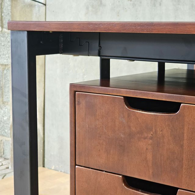 Bàn làm việc có tủ 160x80cm gỗ cao su HBRT131