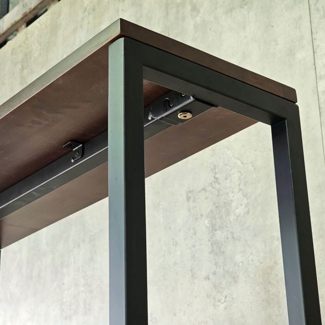 Kệ trang trí phòng khách 70x25x160cm gỗ cao su khung sắt KTT68073