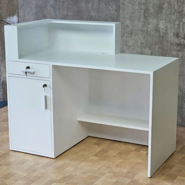 Quầy lễ tân 120x60x90cm gỗ cao su BLT68031