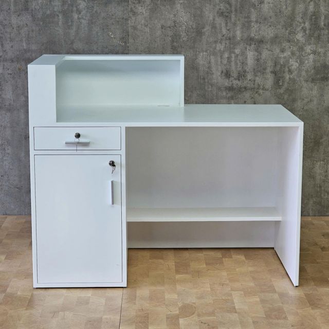 Quầy lễ tân 120x60x90cm gỗ cao su BLT68031