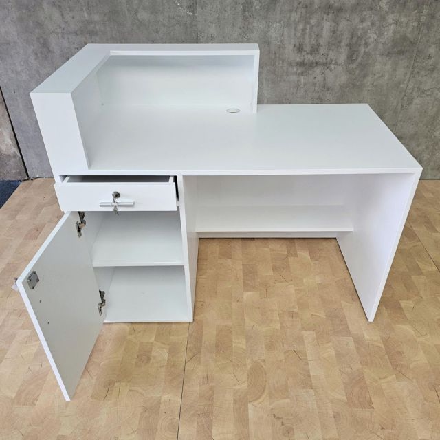 Quầy lễ tân 120x60x90cm gỗ cao su BLT68031