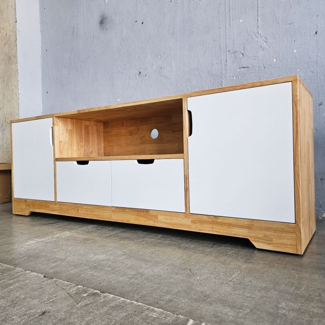 Tủ TV phòng khách 170x40x60cm gỗ cao su KTV68138