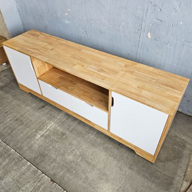 Tủ TV phòng khách 170x40x60cm gỗ cao su KTV68138