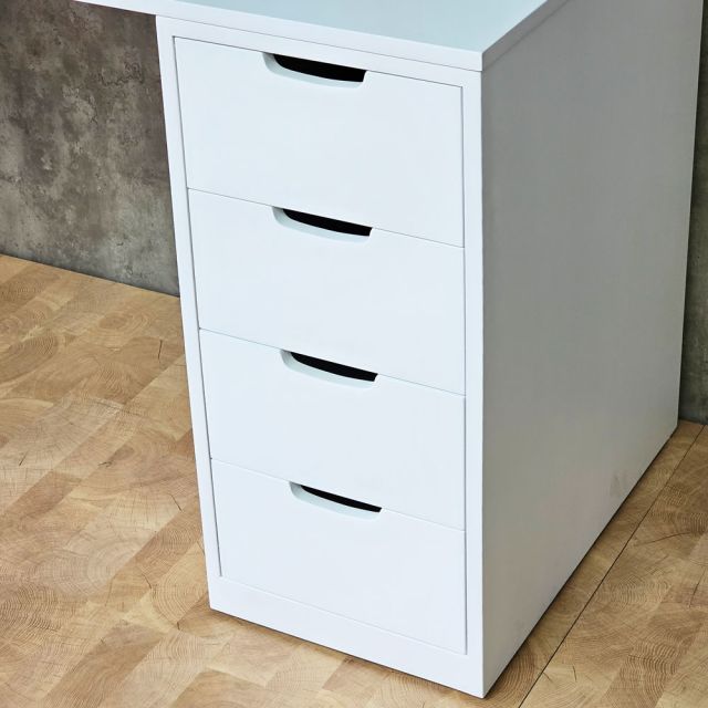 Bàn làm việc gác tủ 160x60cm gỗ cao su BD68180