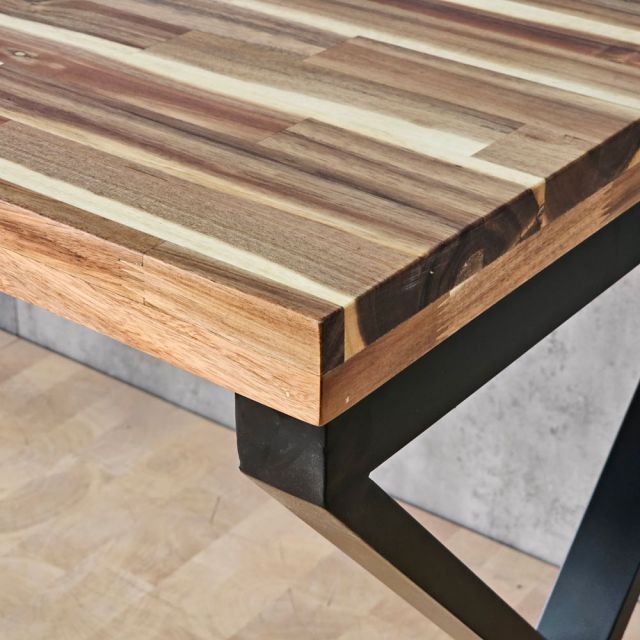 Bàn làm việc 140x60cm gỗ tràm ghép 2 tấm HBXC063