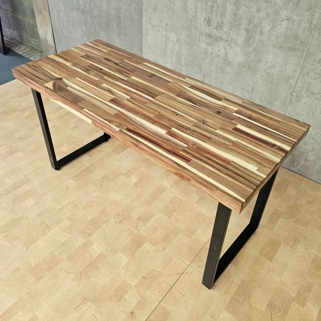 Bàn làm việc 140x60cm gỗ tràm ghép viền dày 50mm HBRT137