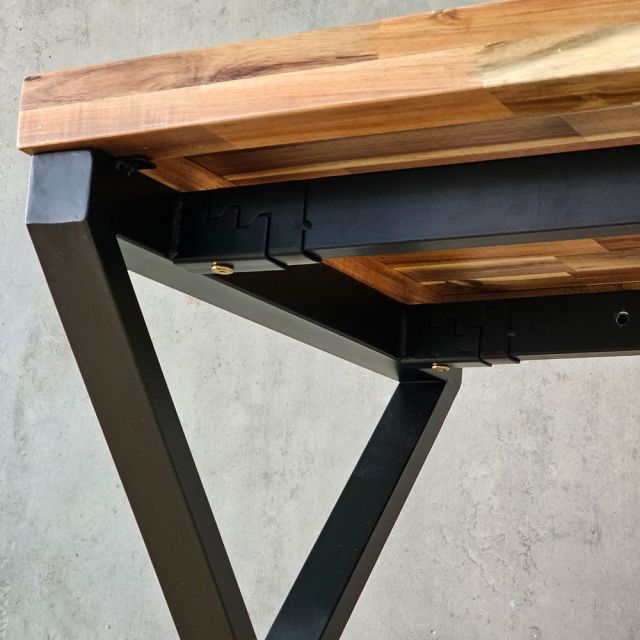 Bàn làm việc 140x60cm gỗ tràm ghép 2 tấm HBXC063