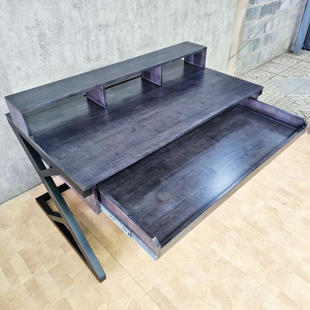 Bàn StudioDesk có hộp điện 140x80cm gỗ cao su SD68037