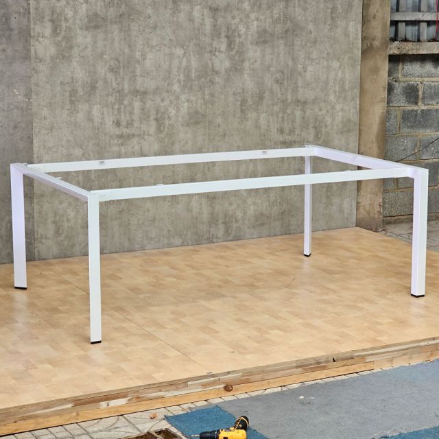 Chân sắt tam giác cho bàn 200x120cm hệ Trian HCTA027