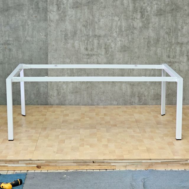 Chân sắt tam giác cho bàn 200x120cm hệ Trian HCTA027