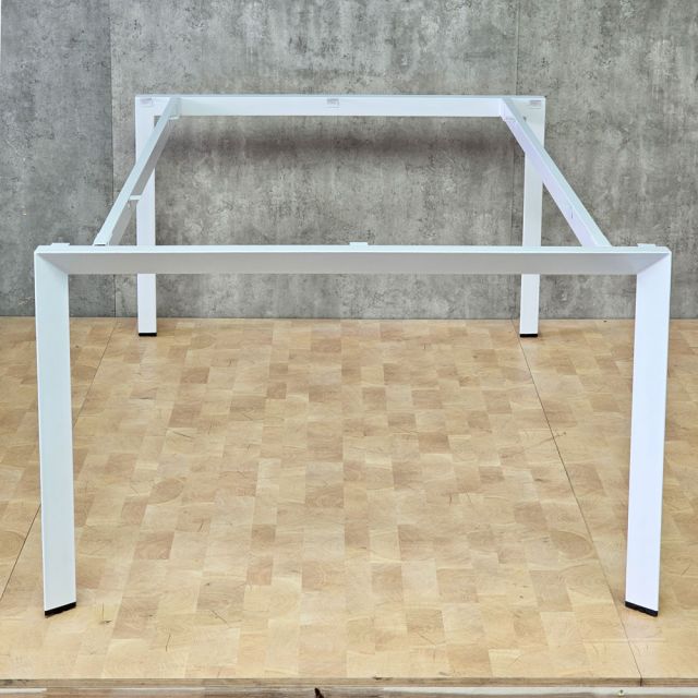 Chân sắt tam giác cho bàn 200x120cm hệ Trian HCTA027