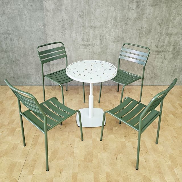 Combo bàn cafe tròn và 4 ghế cafe sắt CBCF357