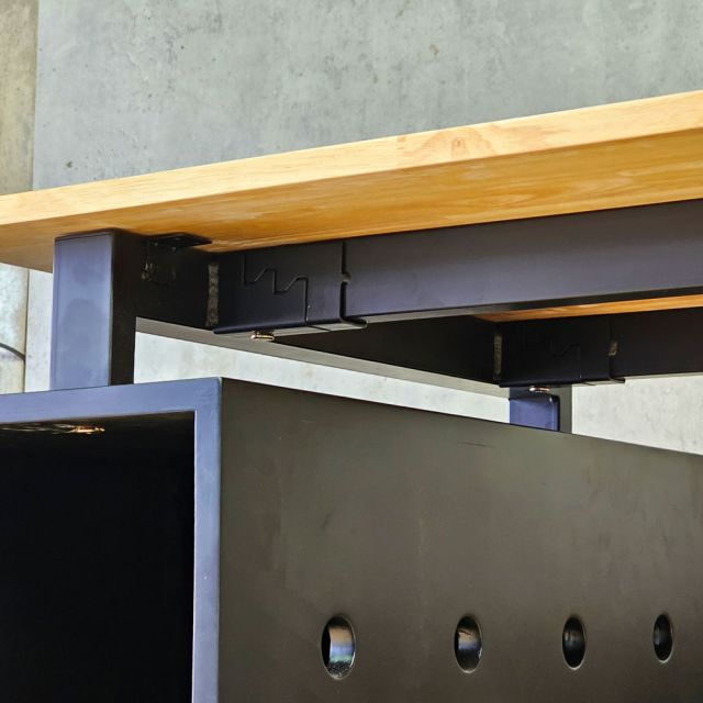 Bàn gác tủ 165x68cm gỗ cao su chân chữ X BD68189