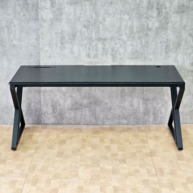 Bàn Gaming có hộp điện 180x80cm gỗ tràm GD68119