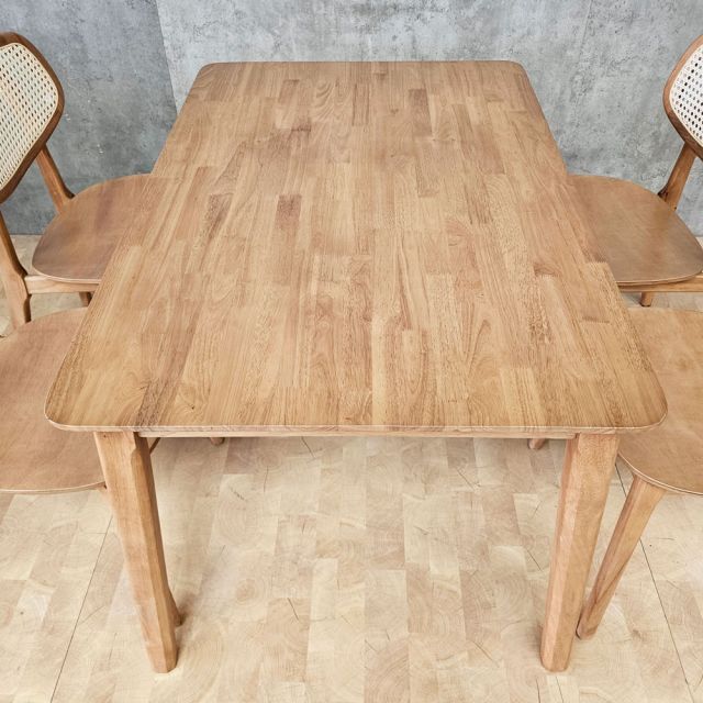 Combo bàn ăn chữ nhật và 4 ghế ăn BBA232