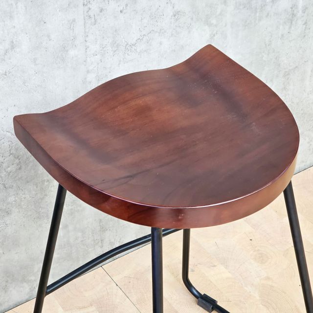 Ghế bar mặt gỗ chân sắt GBSK036