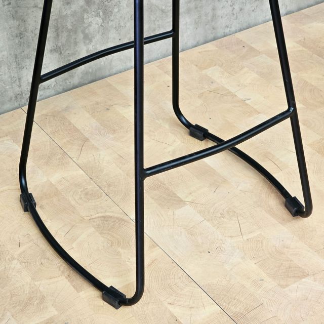 Ghế bar mặt gỗ chân sắt GBSK036