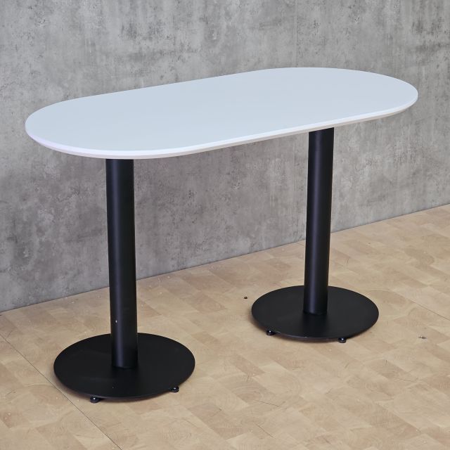 Combo bàn cafe Oval và 4 ghế Eames nhựa CBCF358