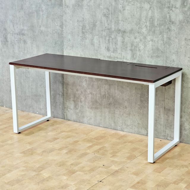 Bàn làm việc có hộp điện 160x60cm gỗ cao su chân sắt Hệ Rectang HBRT127