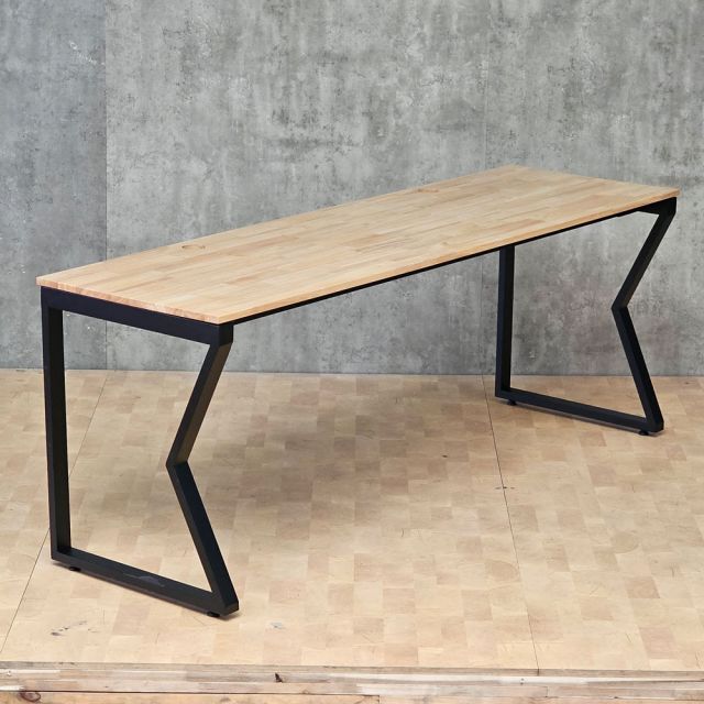 Bàn làm việc 200x60cm gỗ cao su chân sắt hệ Mconcept HBMC032