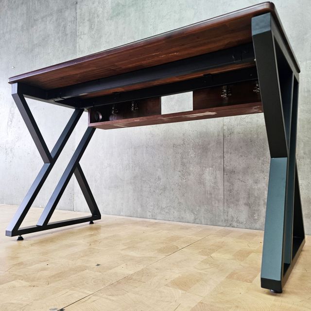 Bàn làm việc có hộp điện 120x60cm gỗ tràm ZD045