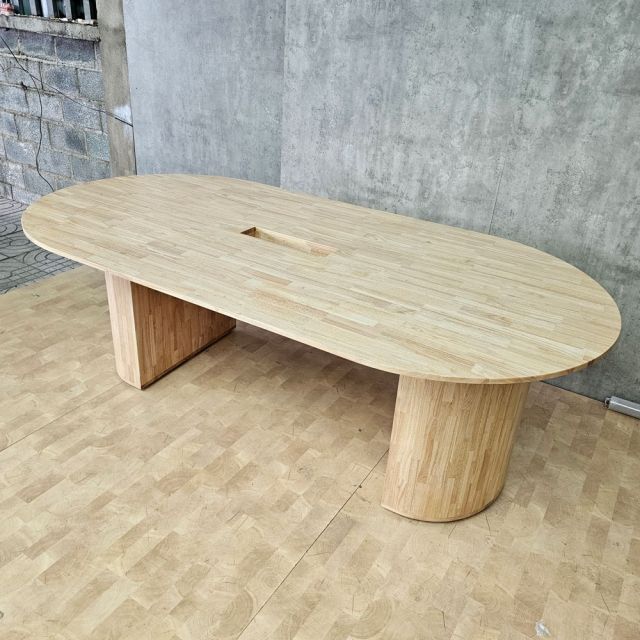 Bàn họp hình Oval 240x120cm gỗ cao su BH68011