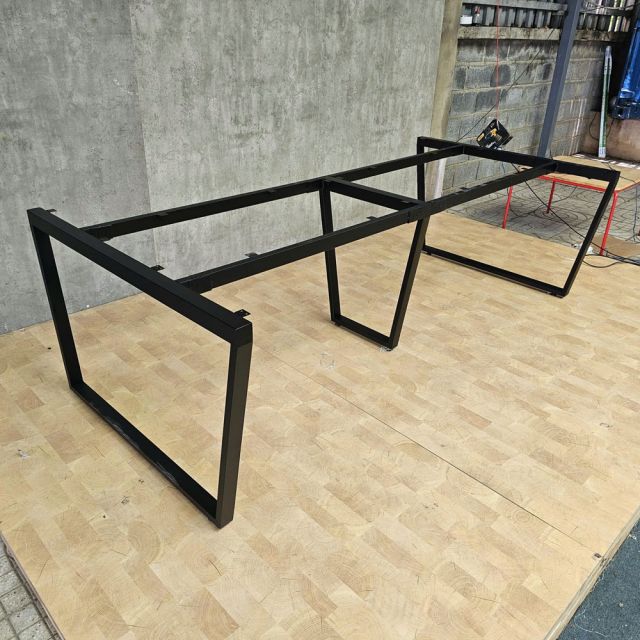 Chân bàn sắt hệ Trapez Concept 240x120cm lắp ráp HCTC011