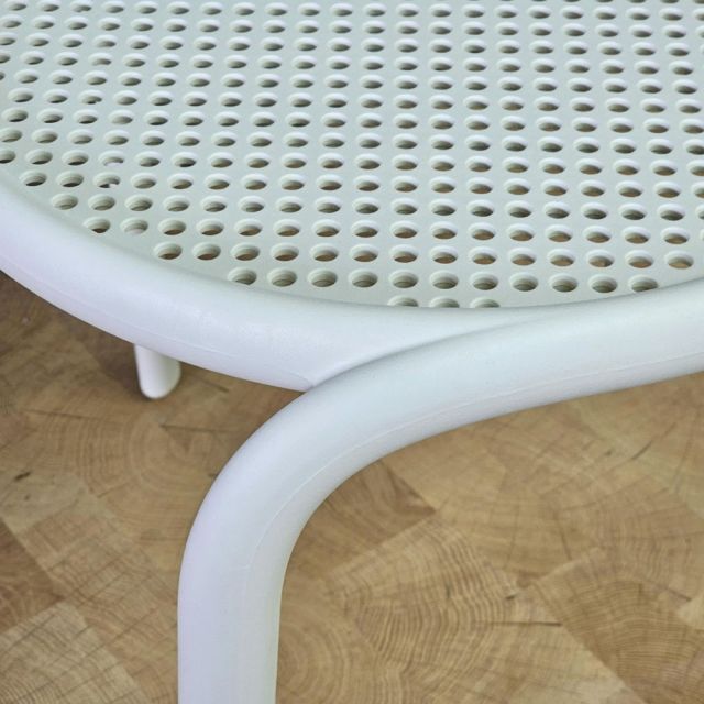 Bàn sofa nhựa ngoài trời BNT026