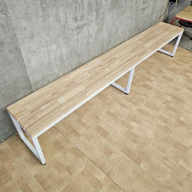 Ghế băng dài 240x35cm gỗ cao su chân sắt GBD076