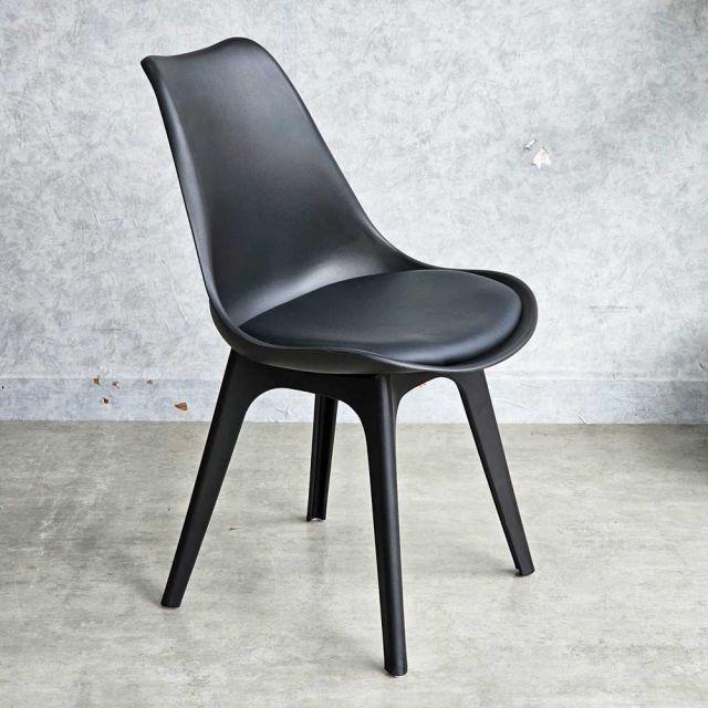 Combo bàn cafe Oval và 4 ghế Eames nhựa CBCF358