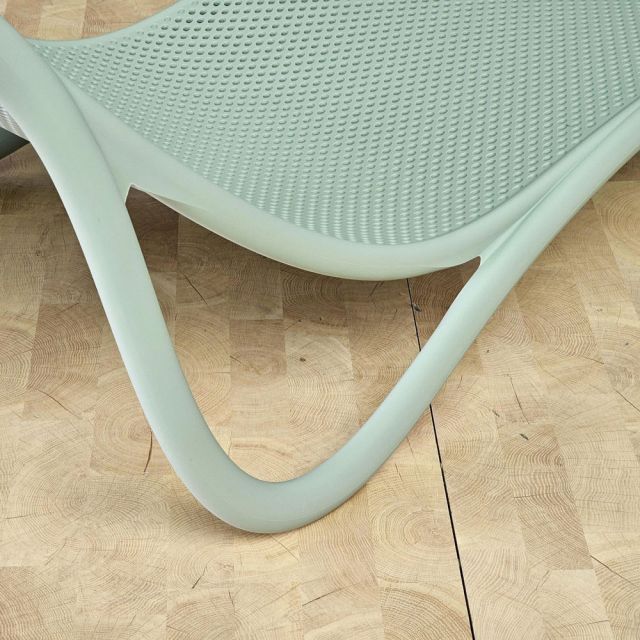 Ghế nhựa dài dành cho hồ bơi GNT007